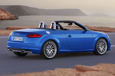 Audi TT Roadster 2.0 TFSI Competition 2017 view 3