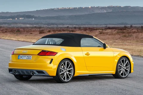 Audi TT TTS Roadster quattro 2019 view 5