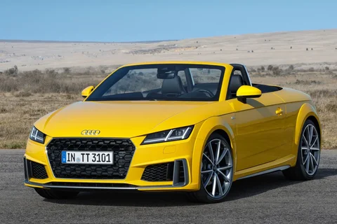 Audi TT TTS Roadster quattro 2019 view 11