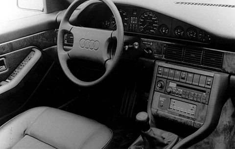 Audi V8 V8 1989 view 2