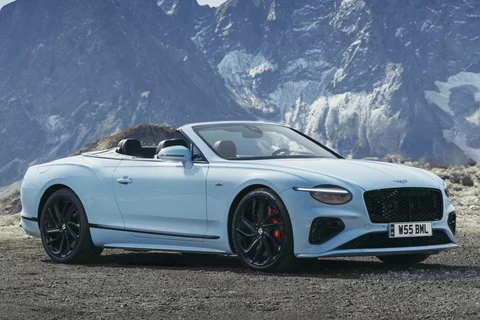 Bentley Continental GTC Mulliner 2025 view 8