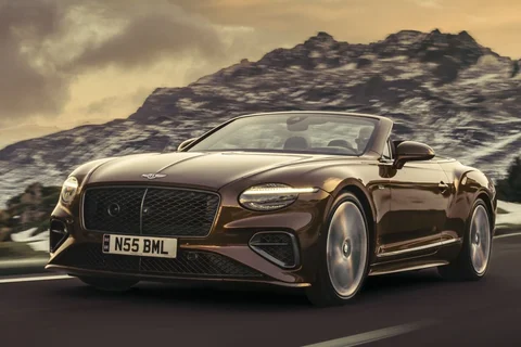 Bentley Continental GTC Mulliner 2025 view 12