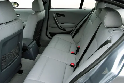 BMW Série 1 118d Executive 2004 view 11