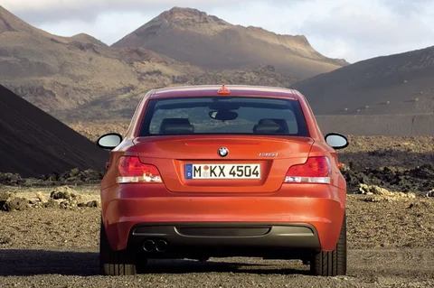 BMW 1er 123d Coupé 2008 view 2