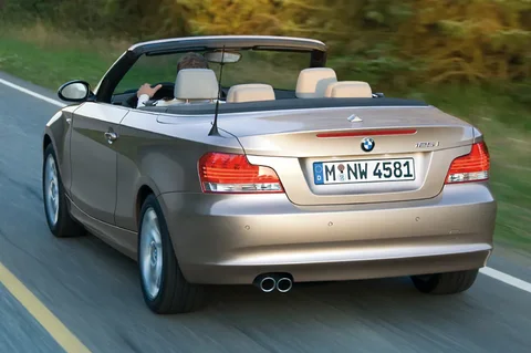 BMW 1er 120i Cabrio 2008 view 2