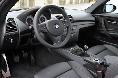 BMW Řada 1 M Coupé 2011 view 2
