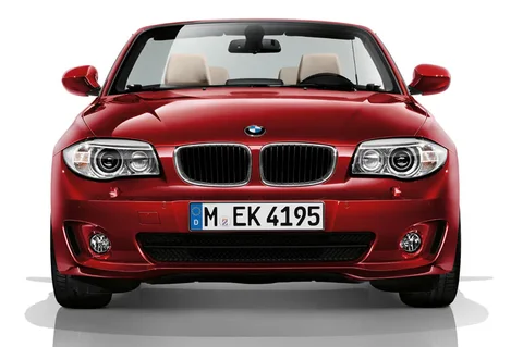 BMW 1er 120i Cabrio 2011 view 2