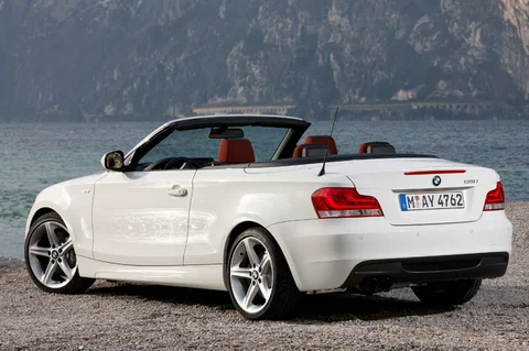 BMW 1er 120i Cabrio 2011 view 12