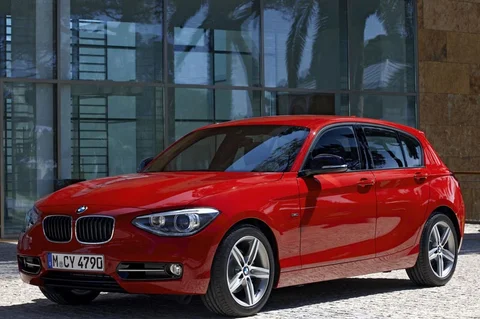 BMW Seria 1 118i 2011 view 4