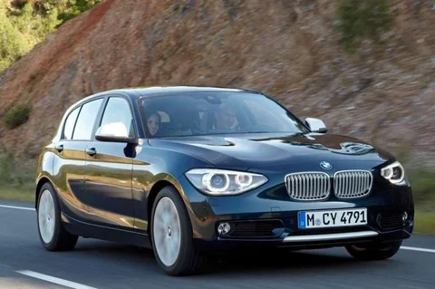 BMW Seria 1 118i 2011 view 5