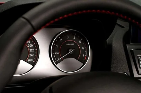 BMW 1-Series 114d High Executive 2013 view 7