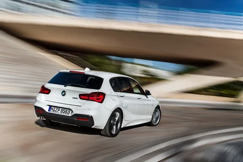 BMW 1-Series 118i EfficientDynamics 2015 view 10