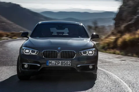 BMW Serija 1 118i EfficientDynamics 2015 view 4