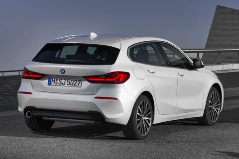 BMW 1-Series 116i 2020 view 3
