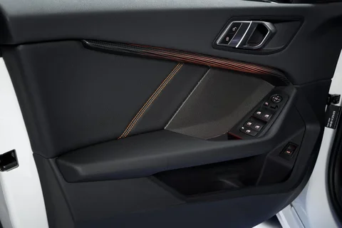 BMW 1-Series 116i 2020 view 5