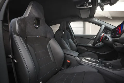 BMW 1-serie 120 2024 view 6