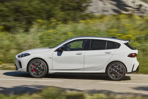 BMW 1-serie 120 2024 view 11