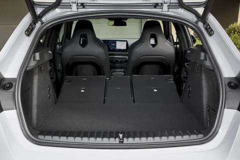BMW 1-serie 120 2024 view 12