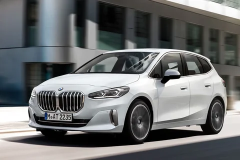 BMW 2er Tourer 218d Active Tourer 2022 view 3