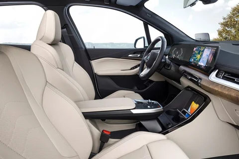 BMW 2er Tourer 218d Active Tourer 2022 view 4