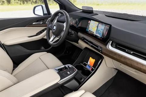 BMW 2er Tourer 218d Active Tourer 2022 view 5