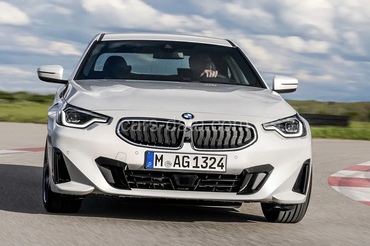BMW Řada 2 220d Coupé 2021 front view
