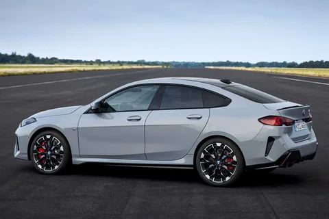 BMW 2er 218d Gran Coupé 2024 view 2