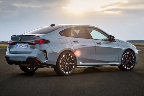 BMW 2er 218d Gran Coupé 2024 view 3
