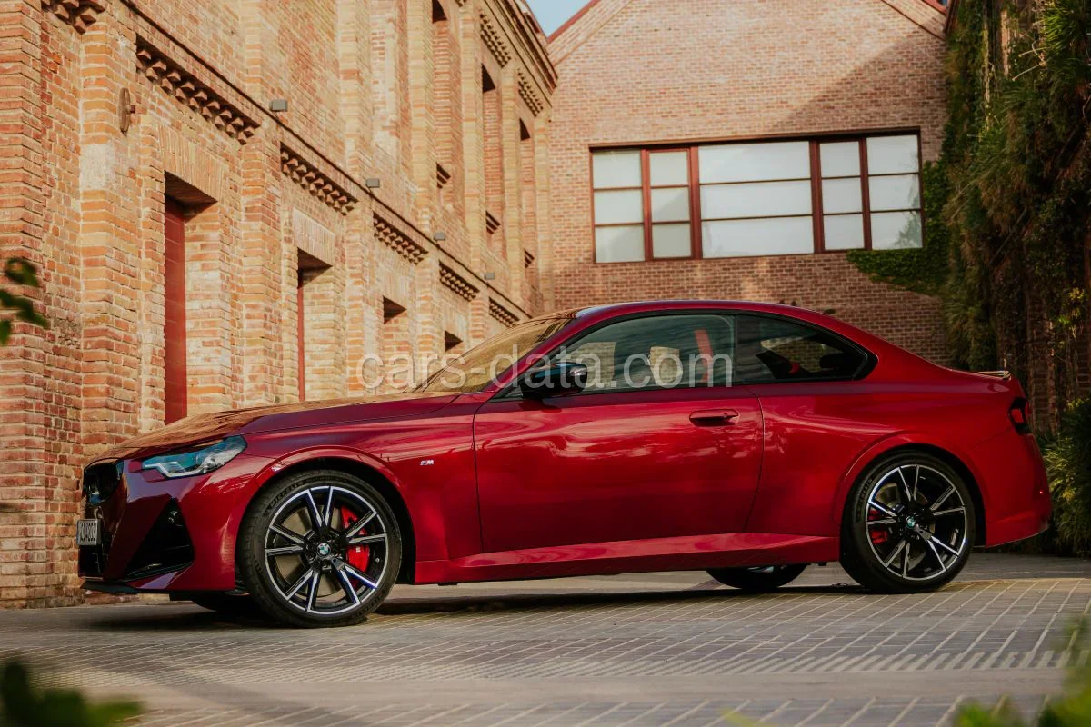 BMW Řada 2 220d Coupé 2024 front view
