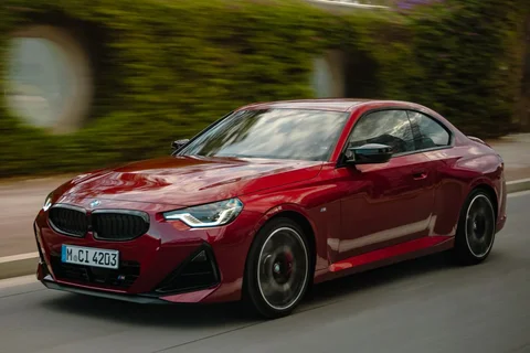 BMW Řada 2 220d Coupé 2024 view 5