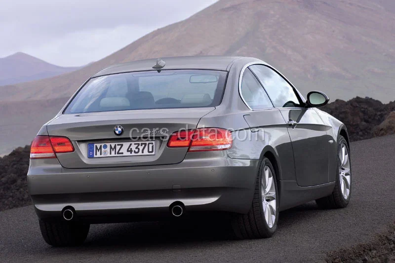 BMW Řada 3 325xi Coupé 2007 front view
