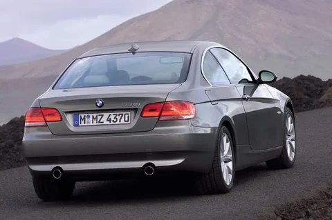 BMW 3er 330d Coupé Executive 2006 view 2