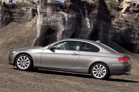 BMW 3er 330d Coupé Executive 2006 view 4
