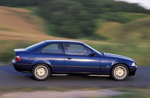 BMW 3er 325i Coupé 1992 view 2