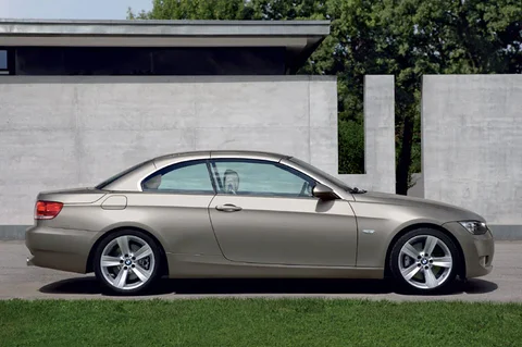 BMW 3-Series 320i Cabrio 2007 view 2