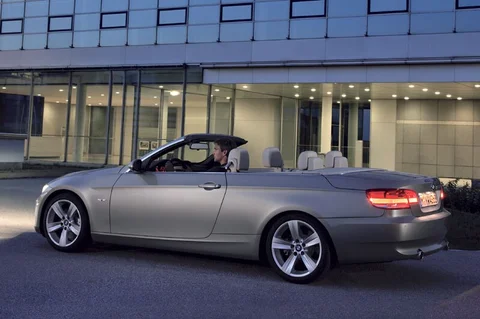 BMW 3-Series 320i Cabrio 2007 view 11
