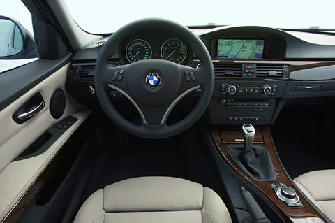 BMW 3er 320d 2010 view 5