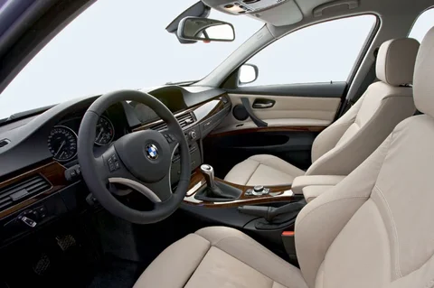 BMW 3-Series 335d Touring 2008 view 5