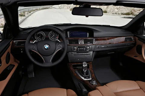 BMW 3er 320d Cabrio 2010 view 5