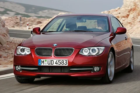 BMW 3er 325d Coupé 2010 view 3