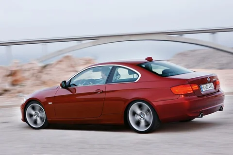 BMW 3er 325d Coupé 2010 view 5