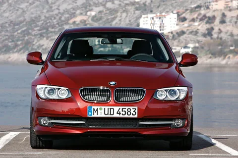 BMW 3er 325d Coupé 2010 view 12
