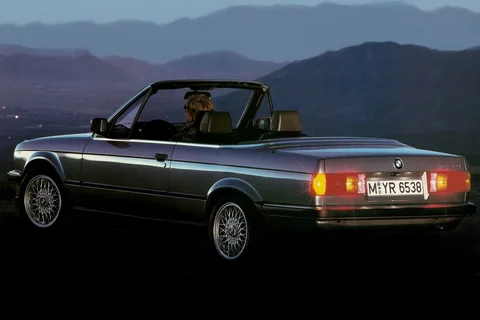 BMW 3-Series 320i Cabrio 1987 view 3