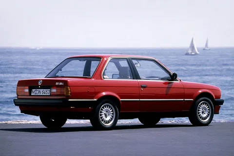 BMW 3er 320i 1983 view 10