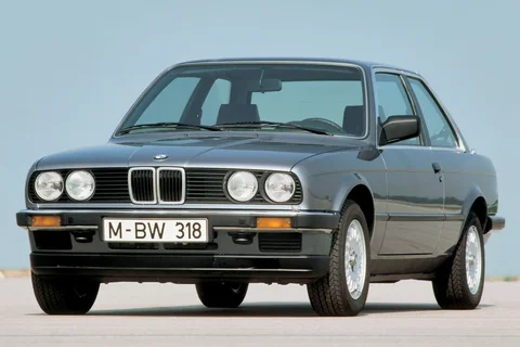 BMW 3er 320i 1983 view 4