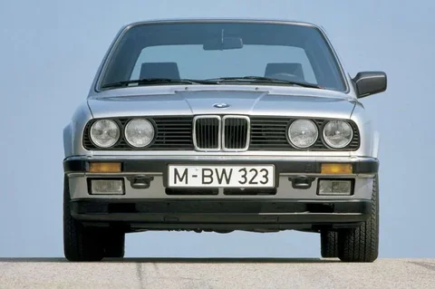 BMW 3er 320i 1983 view 6