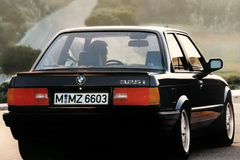 BMW 3er 320i 1983 view 7