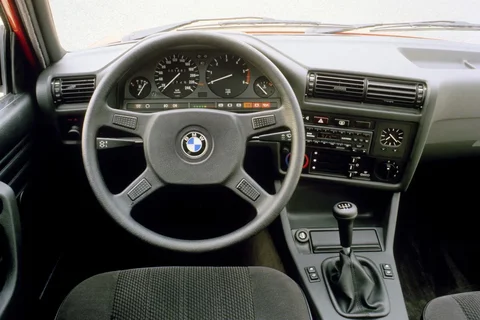 BMW 3er 320i 1983 view 8