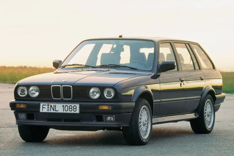 BMW 3er 325iX Touring 1988 view 5