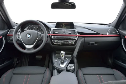 BMW 3-Series 330d Touring 2015 view 11